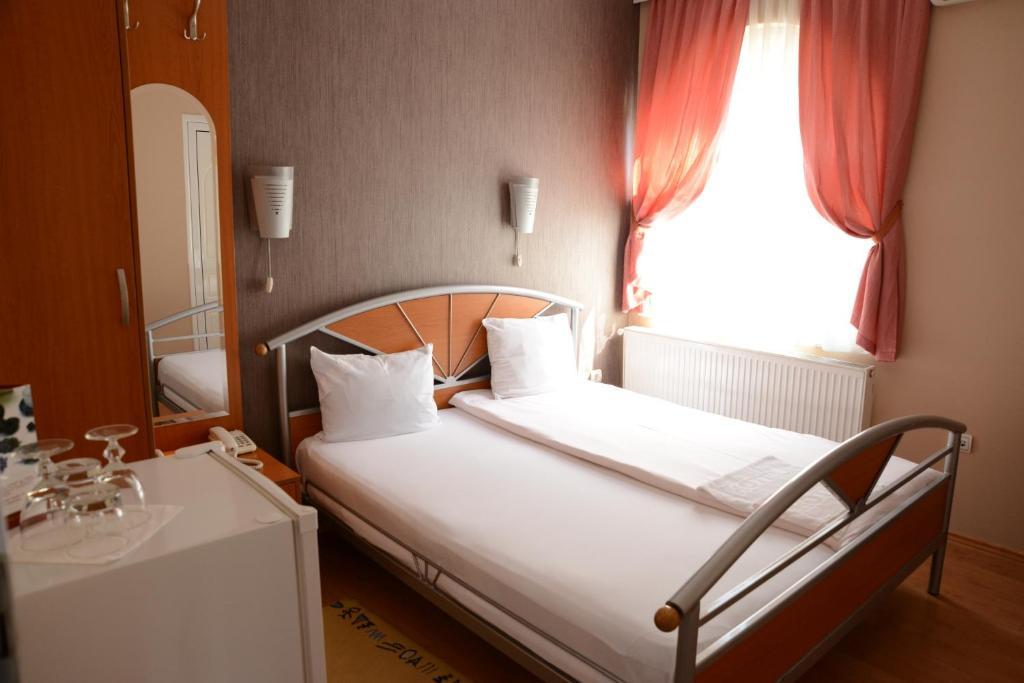 Hotel Zeneva Крагуевац Номер фото